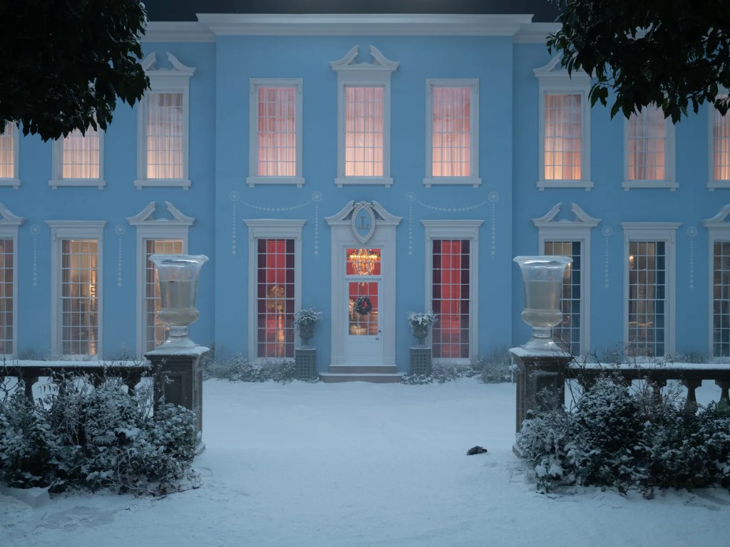 This image has an empty alt attribute; its file name is wh-house.webp